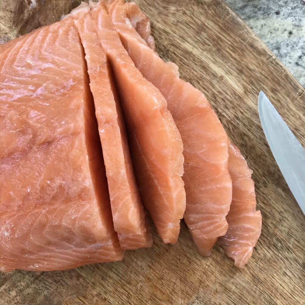 Lachs geschnitten