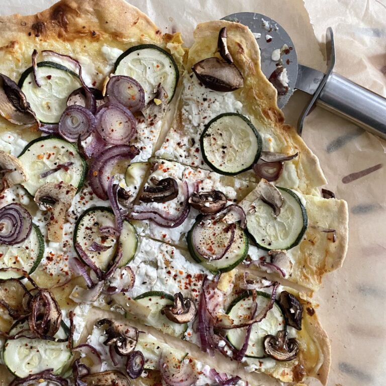 Read more about the article Knuspriger Flammkuchen